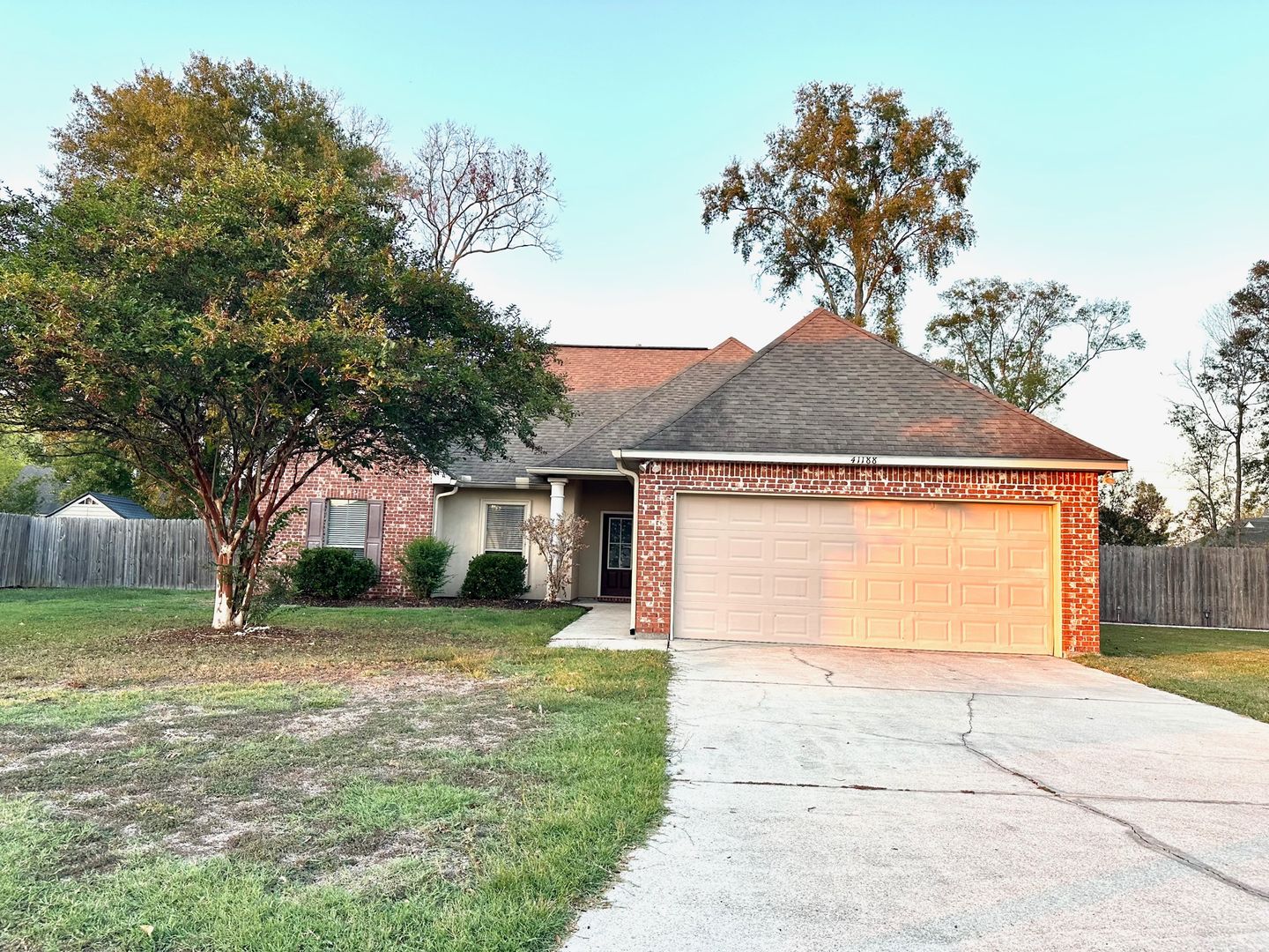 Gonzales House: 41188 Lakeway Cove Avenue