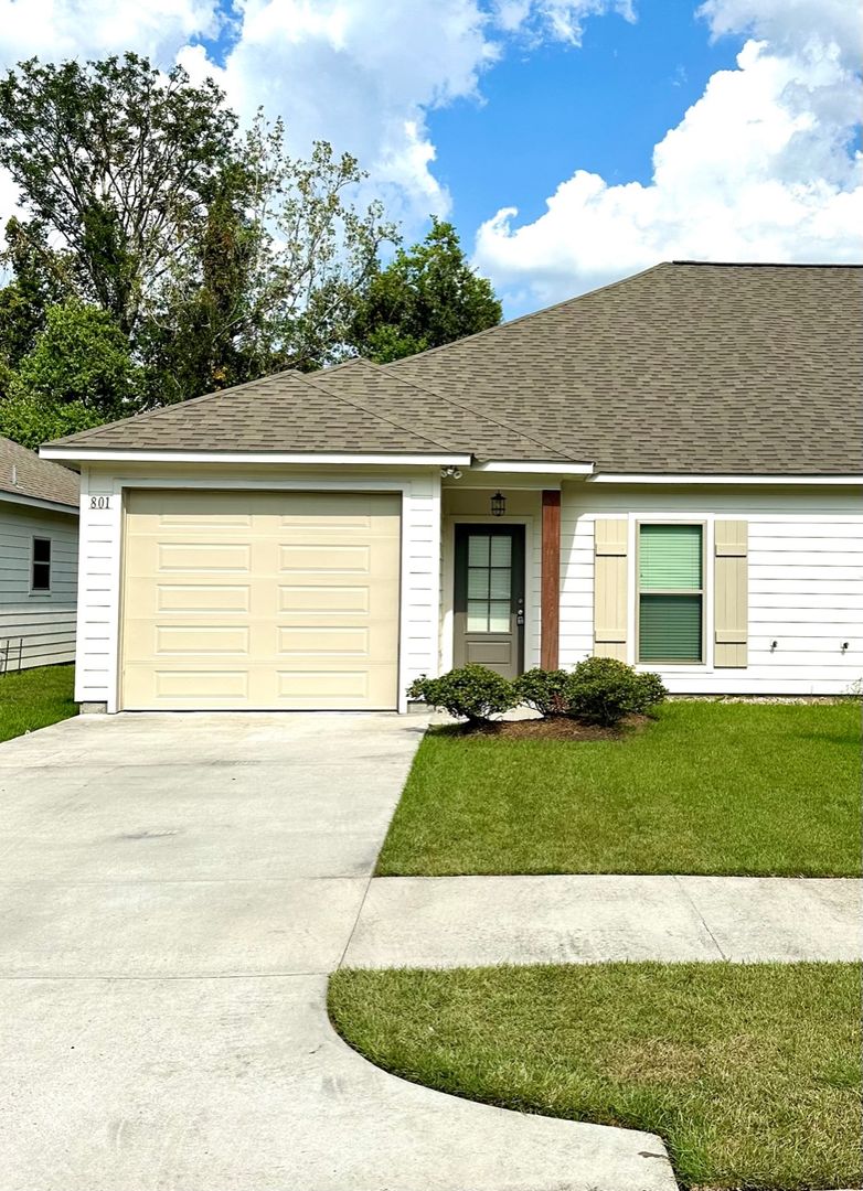 Gonzales House: 801 S. Audubon Place Ave.