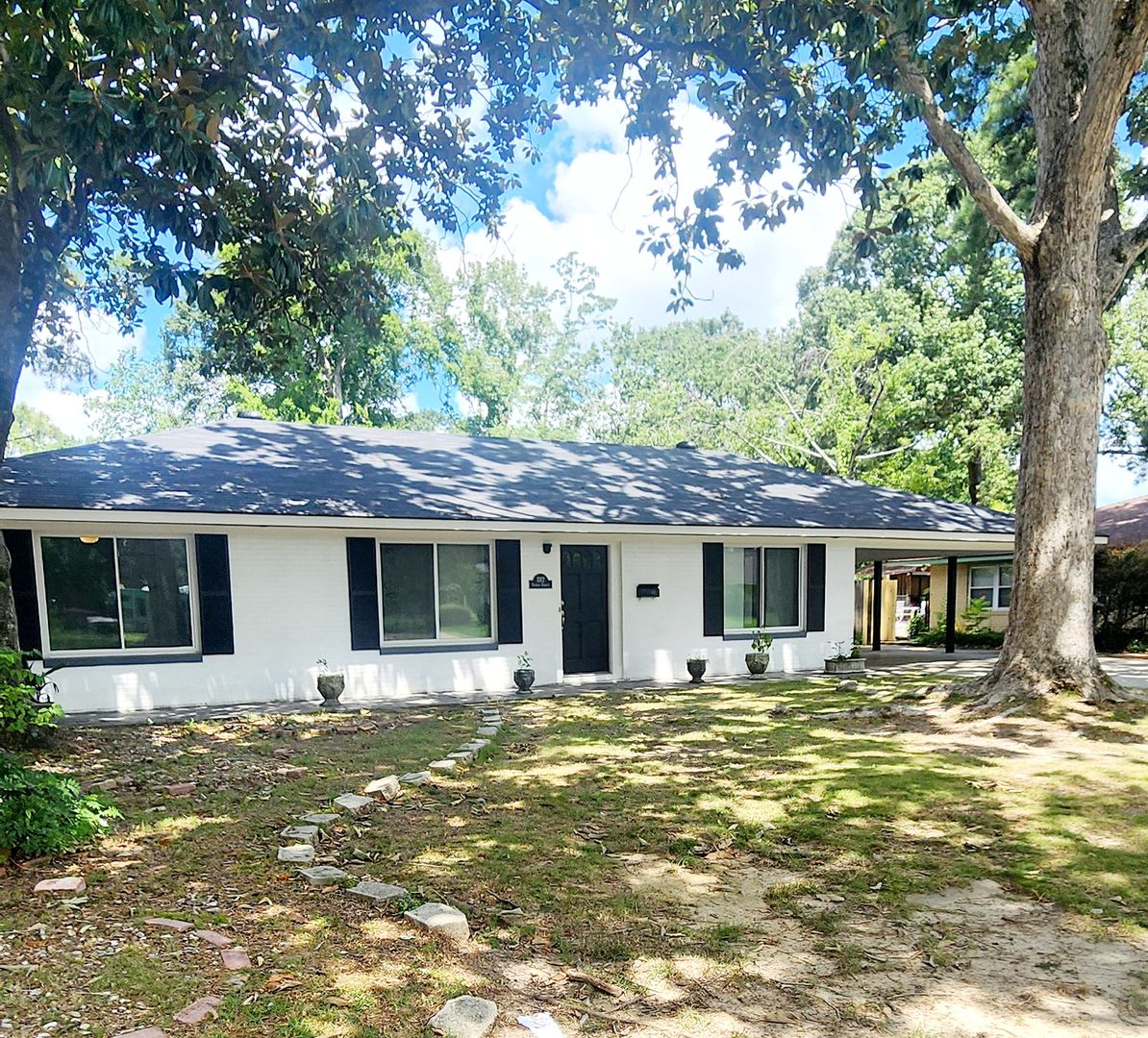 Baton Rouge House: 1312 Francis Harriet Dr