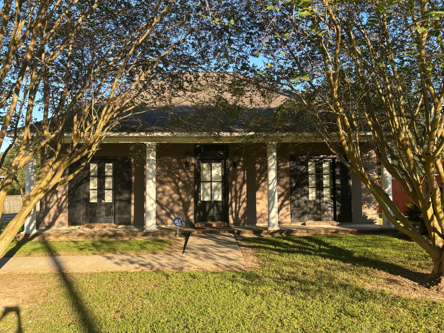 Prairieville House: 14318 Parkmeadow Dr