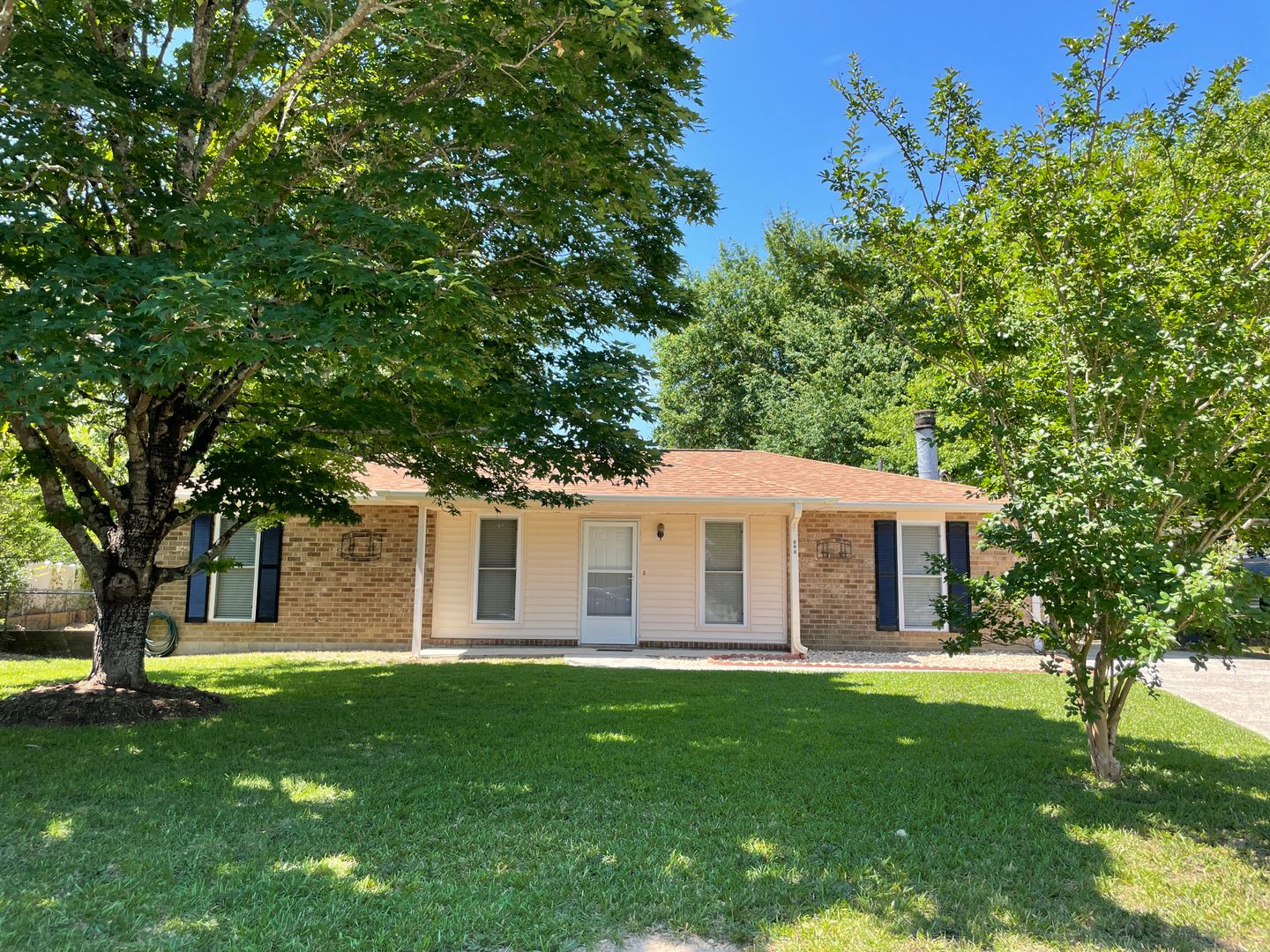 Grovetown House: 118 Hollingsworth Dr