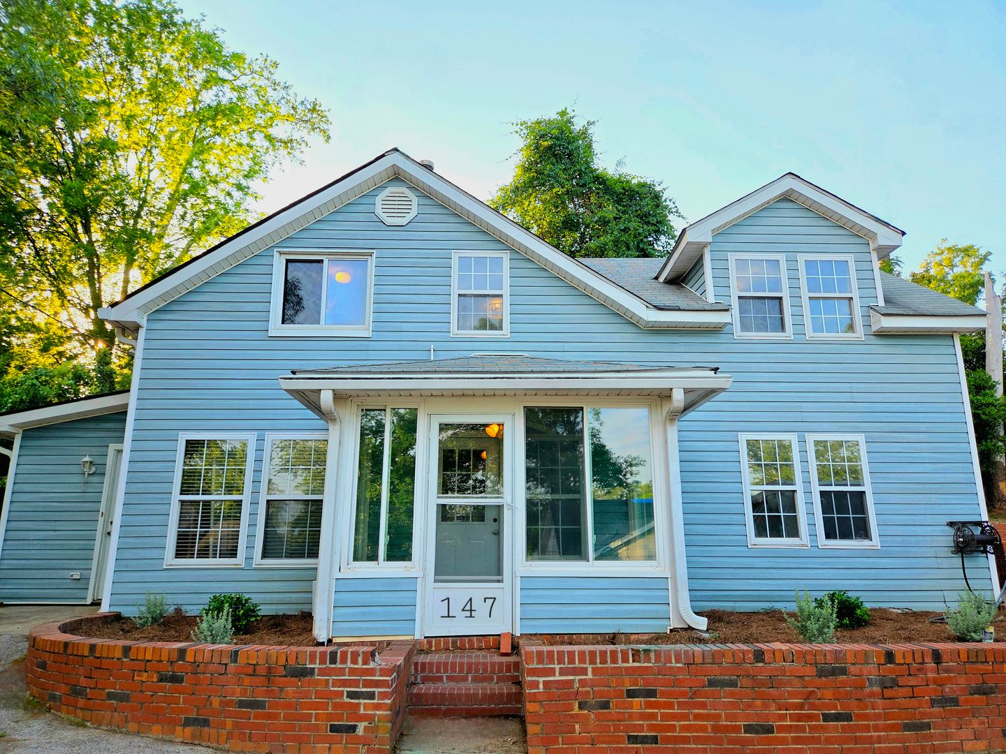 Augusta House: 147 Lakemont Dr