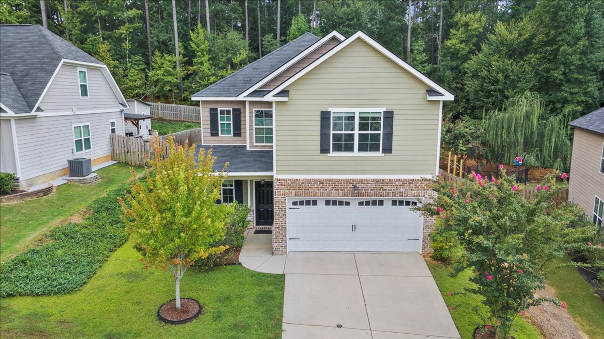 Grovetown House: 742 Mural Lake Court