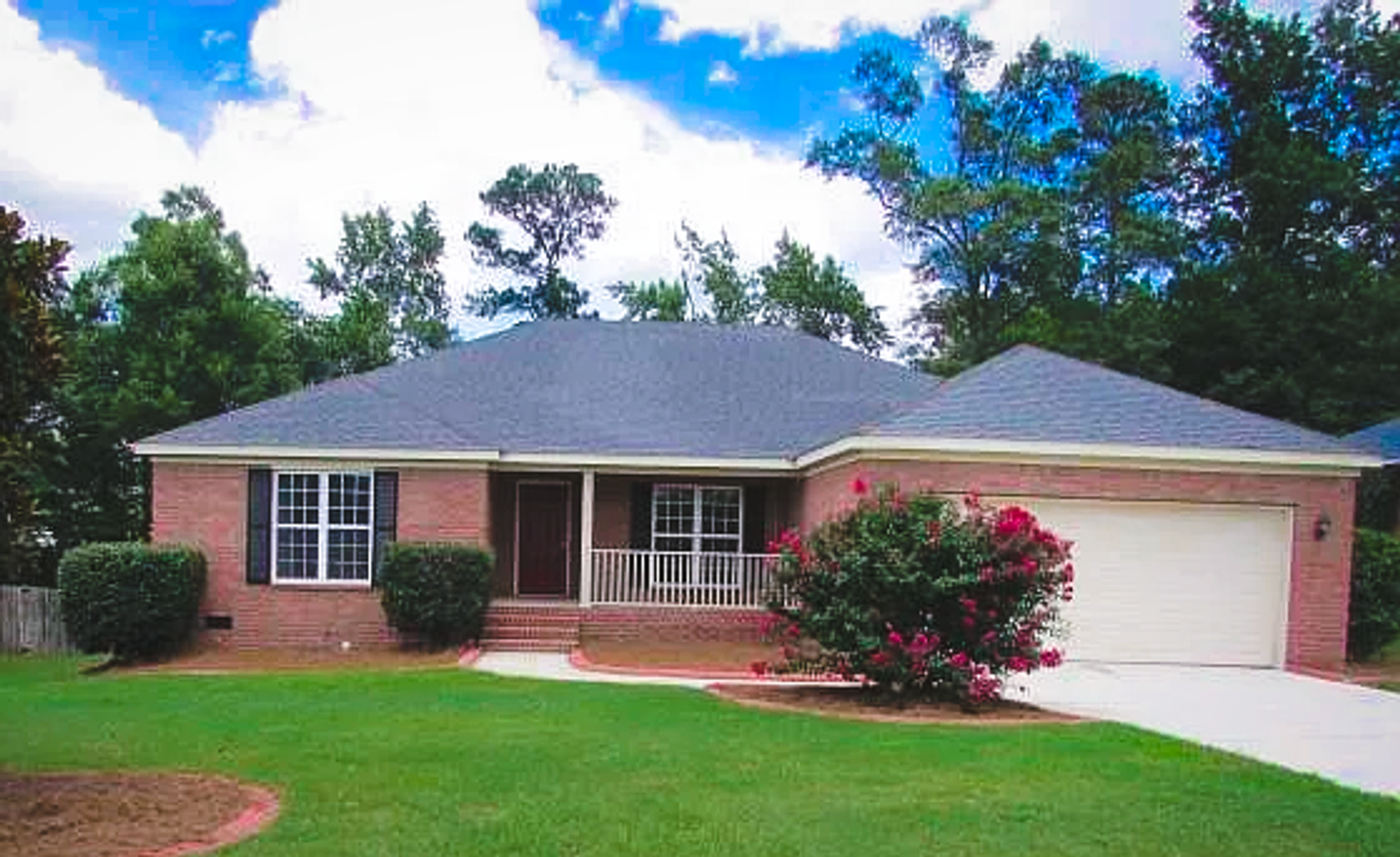 Grovetown House: 4536 Country Glen Cir