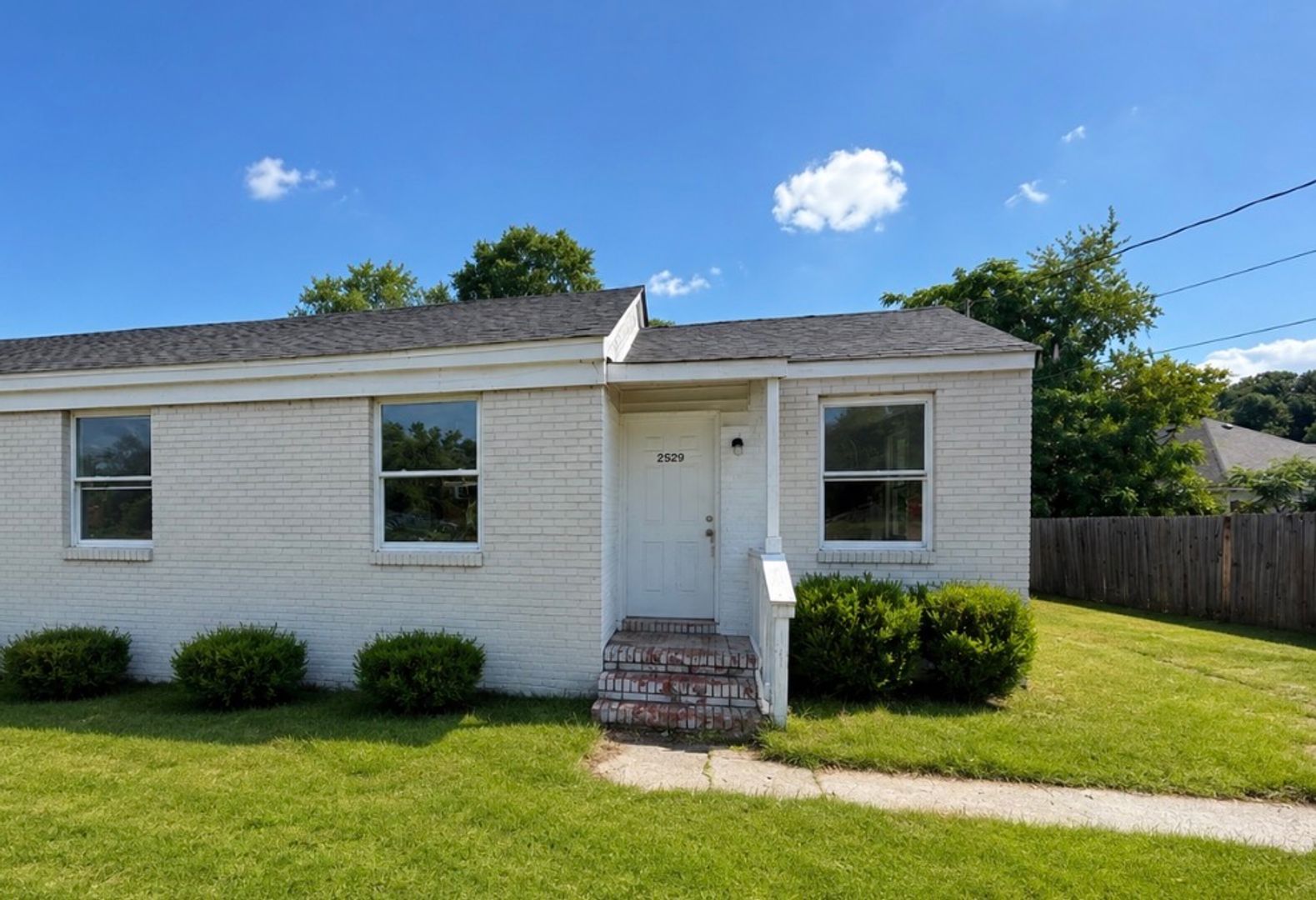 Augusta House: 2529 Miles st