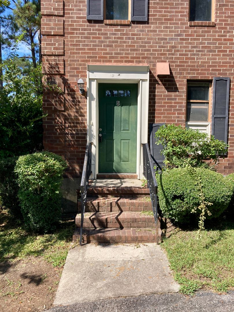 Augusta Apartment: 785 Stevens Creek Rd.