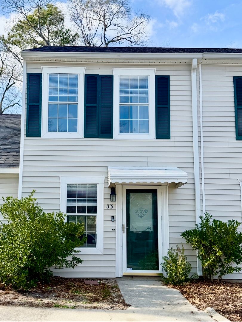 Augusta House: 33 Londonberry Ln