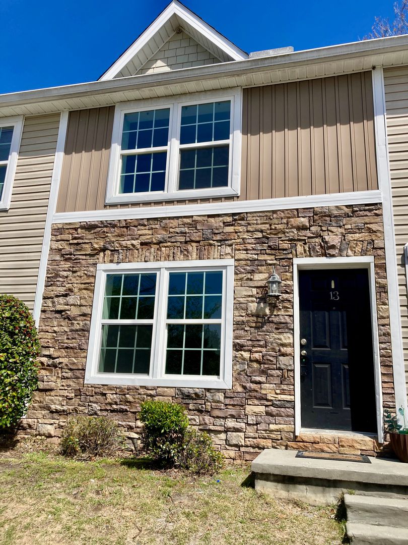 Augusta Apartment: Trapp Court