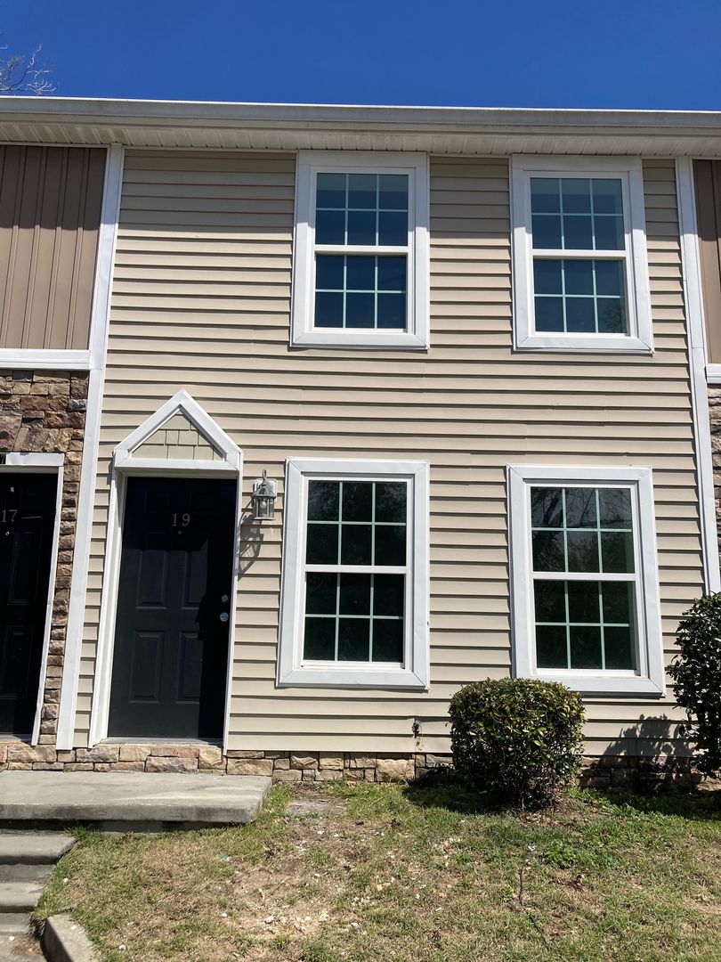 Augusta Apartment: Trapp Court