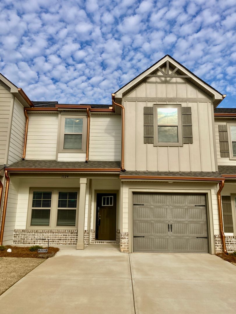 Grovetown House: 1124 Jolly Lane