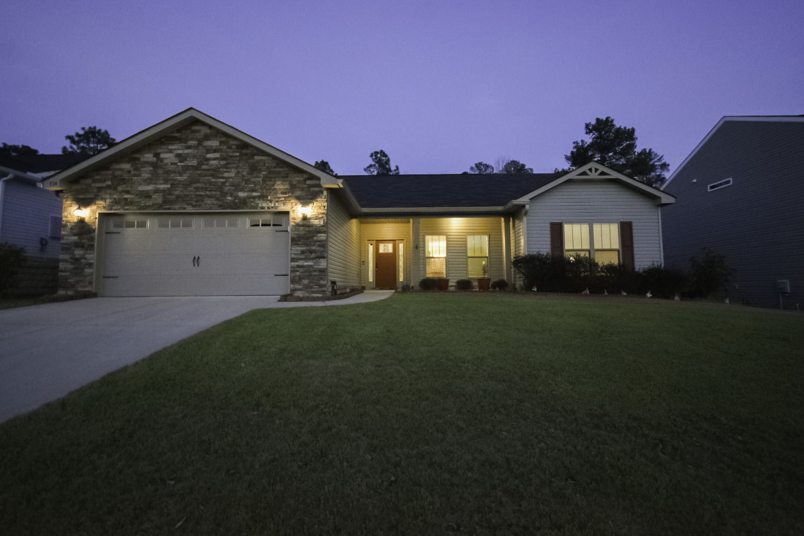 Augusta House: 734 Holderness Ct