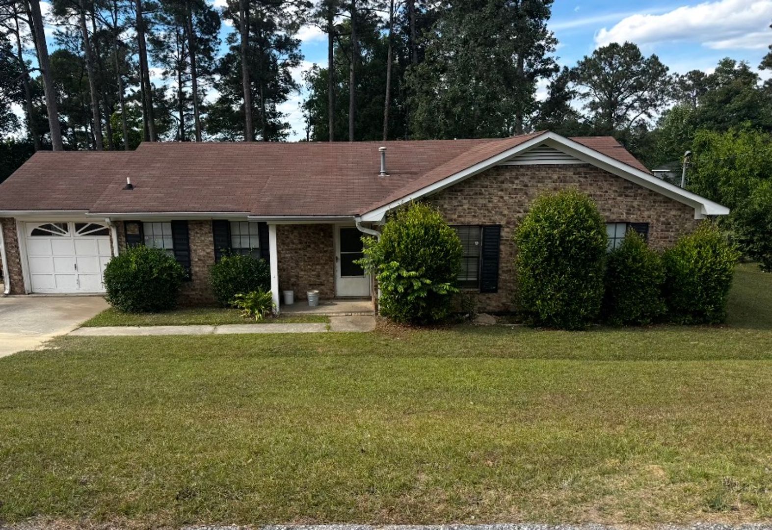 augusta House: 2962 Bridgeport