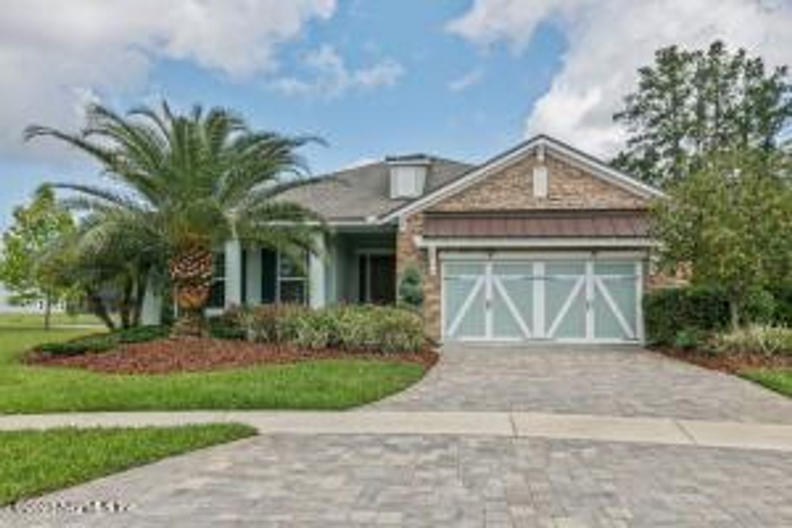 St. Johns House: 102 Pine Blossom Trail