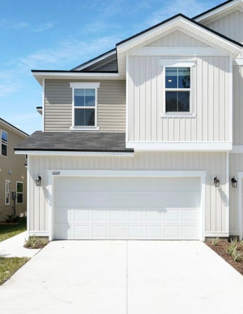 Jacksonville House: 6009 Immortal Court