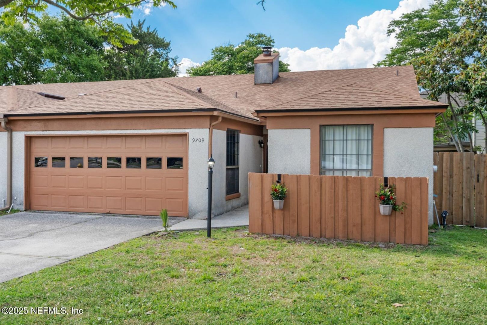 Stunning Townhouse AVALIABLE