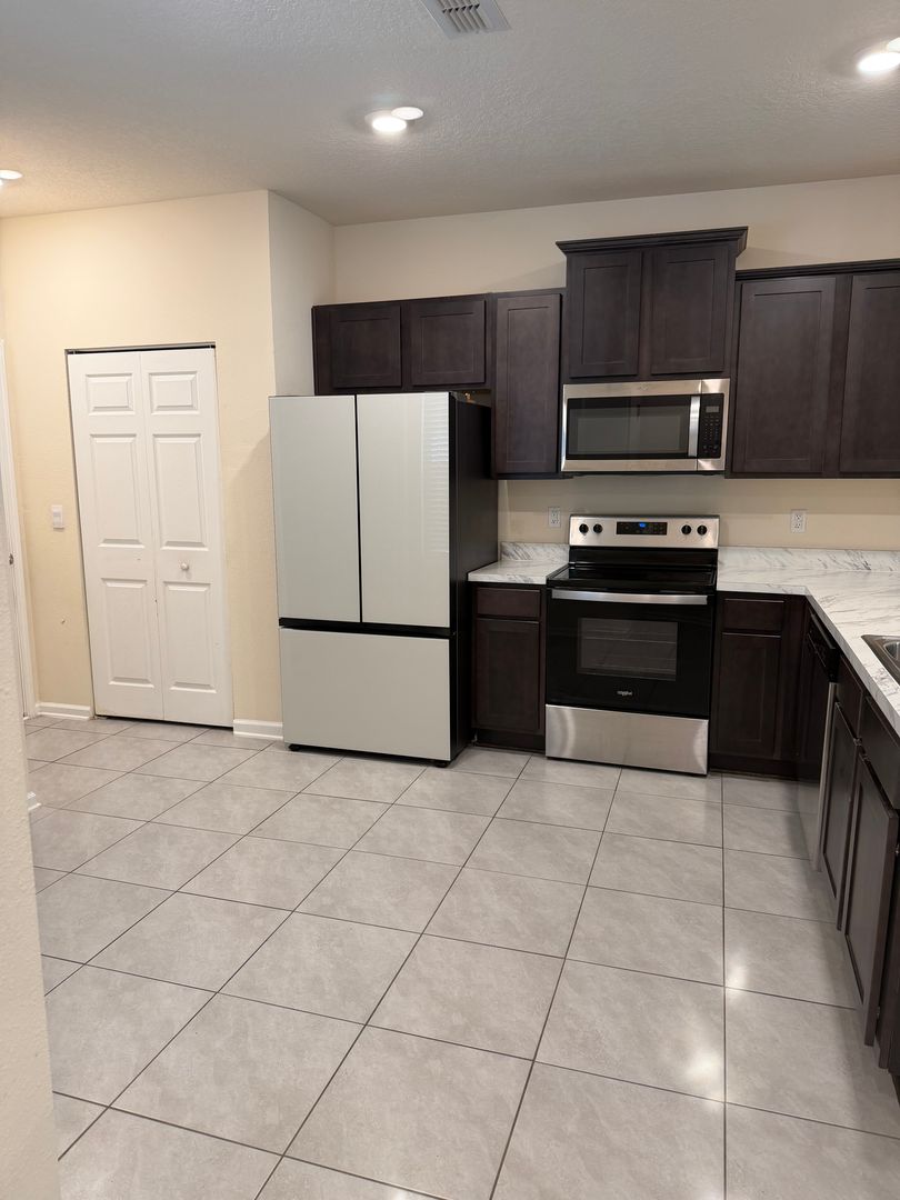Jacksonville Townhome: 917 Observatory Parkway