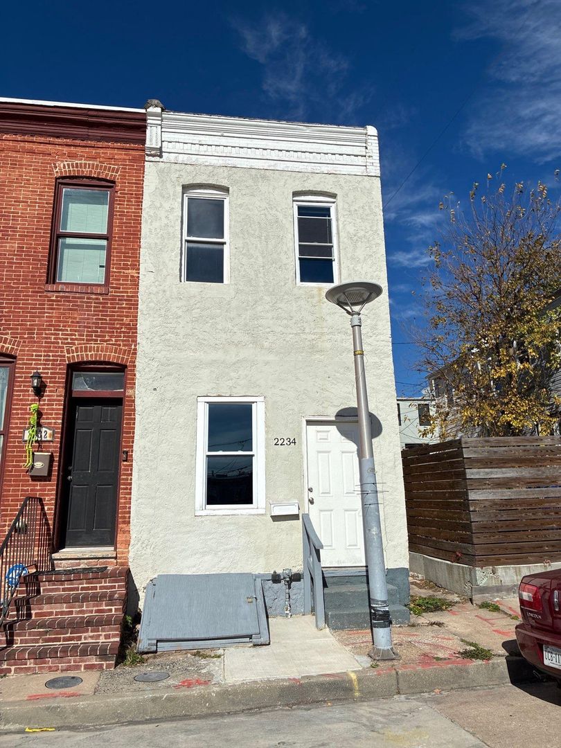 Baltimore Townhome: 2234 Henneman St