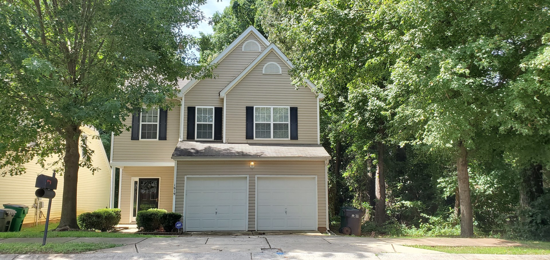 Charlotte House: 1619 Doverhill Place