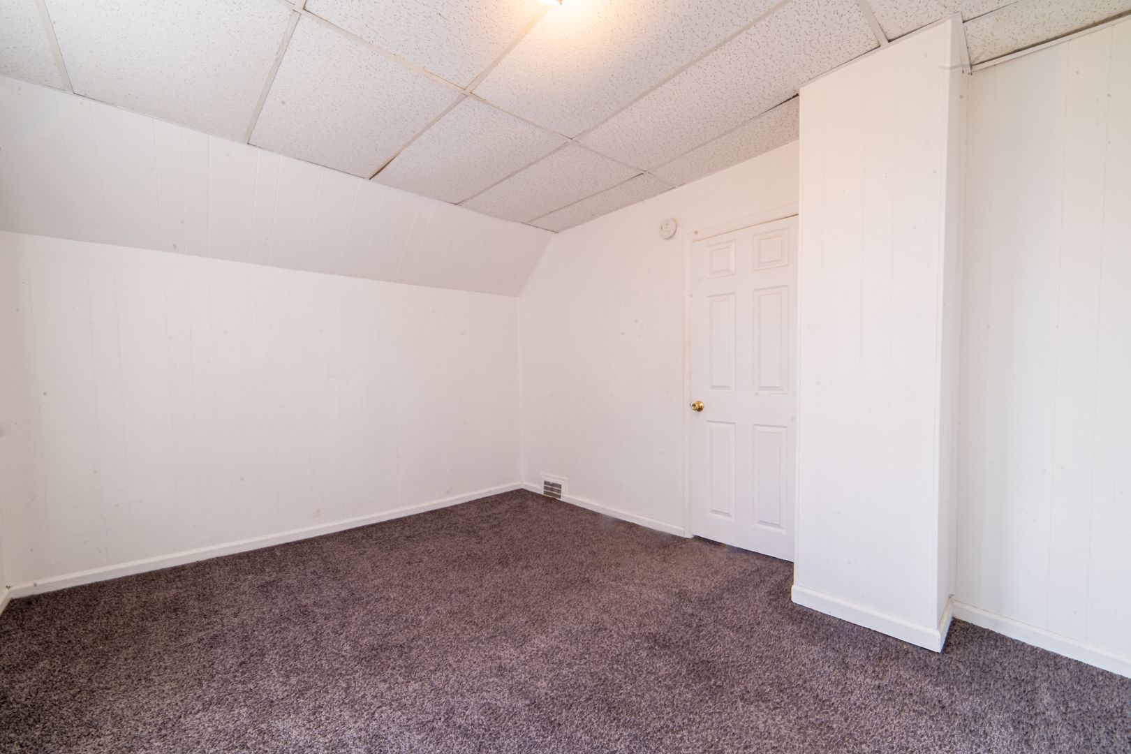 Vineland Apartment: 34 Avon Place