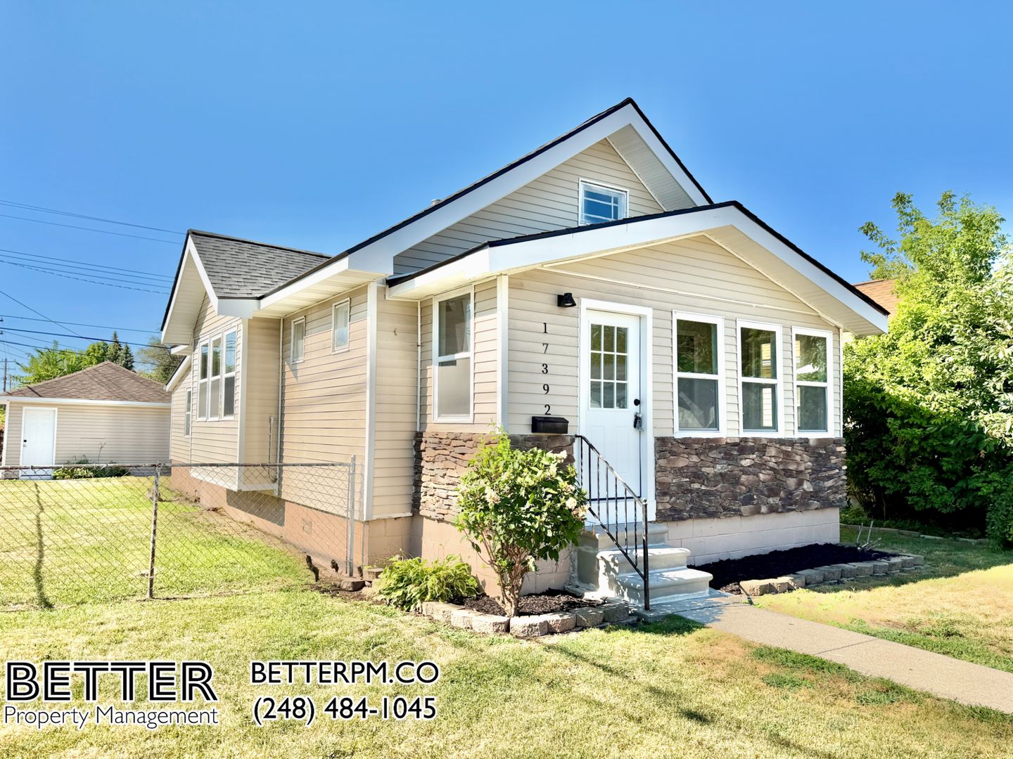 Roseville House: 17392 Tennyson