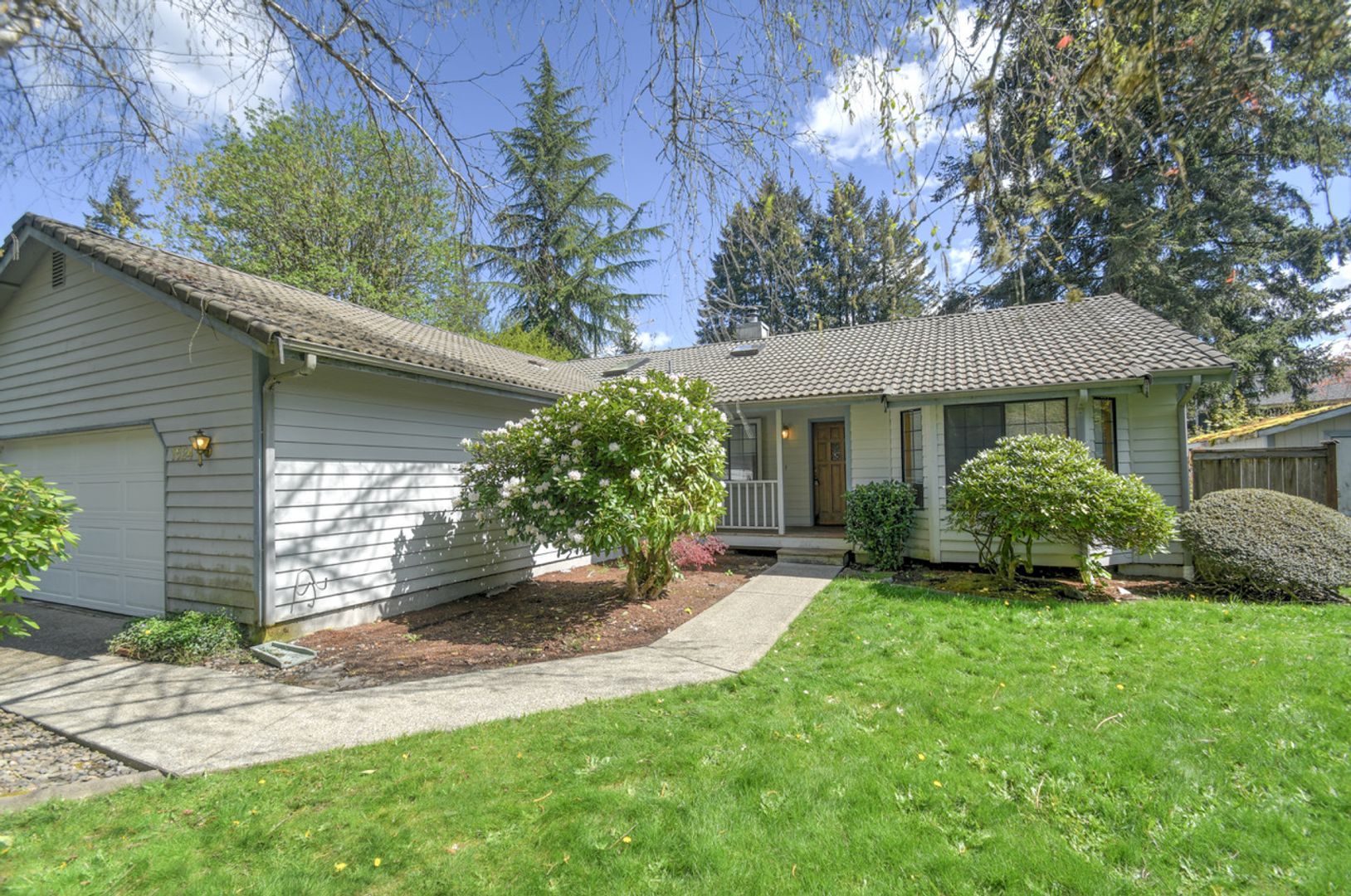 Olympia House: 1524 Thomas St NW