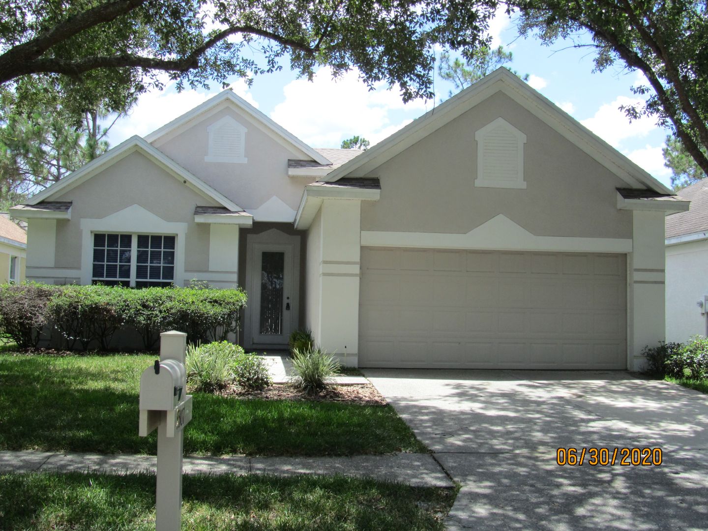 Tampa House: 9307 Huntington Park Way