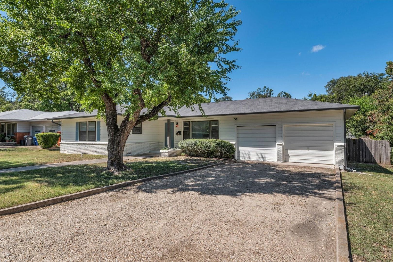 Waco House: 1325 Sunset St