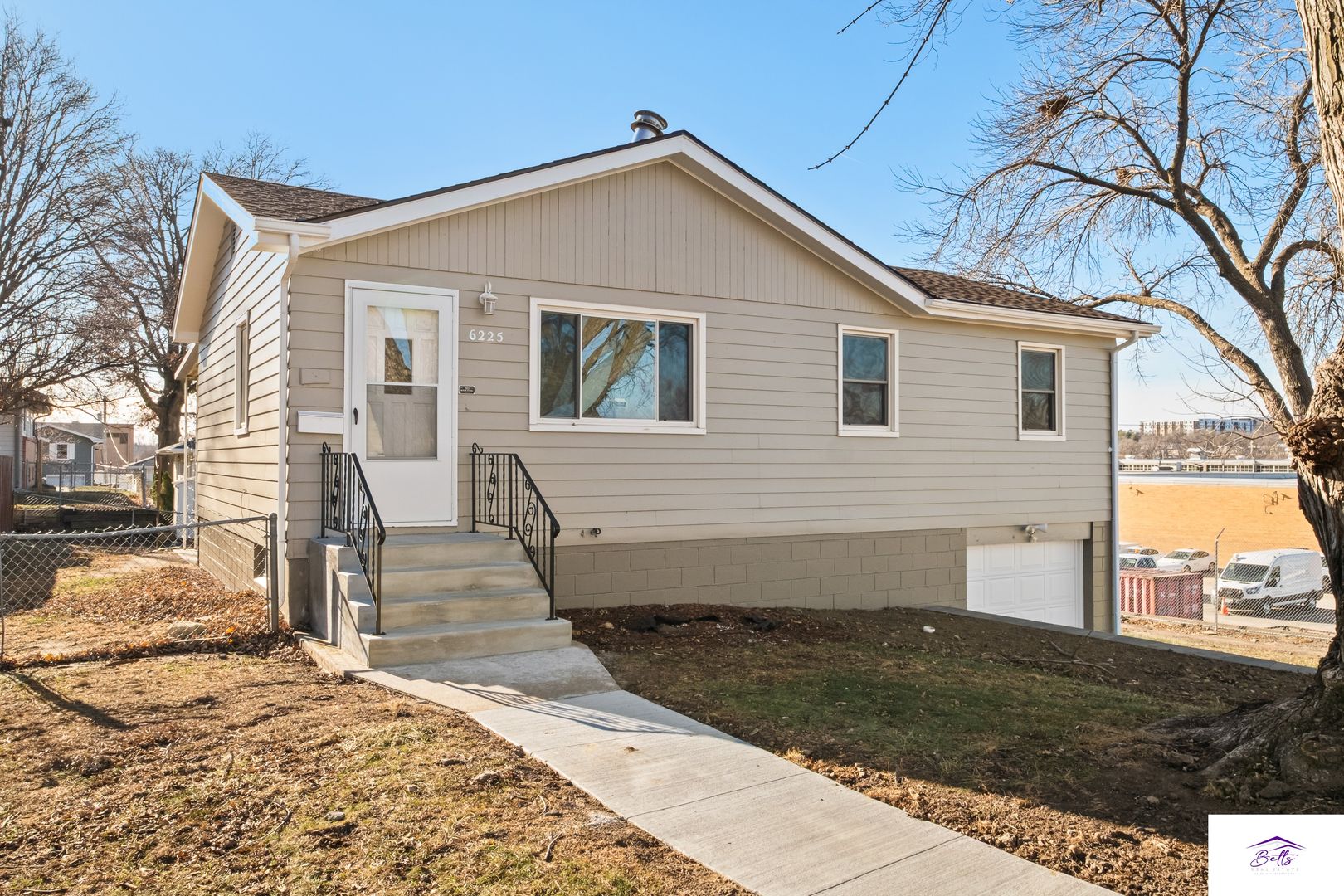 OMAHA House: 6225 ELM ST