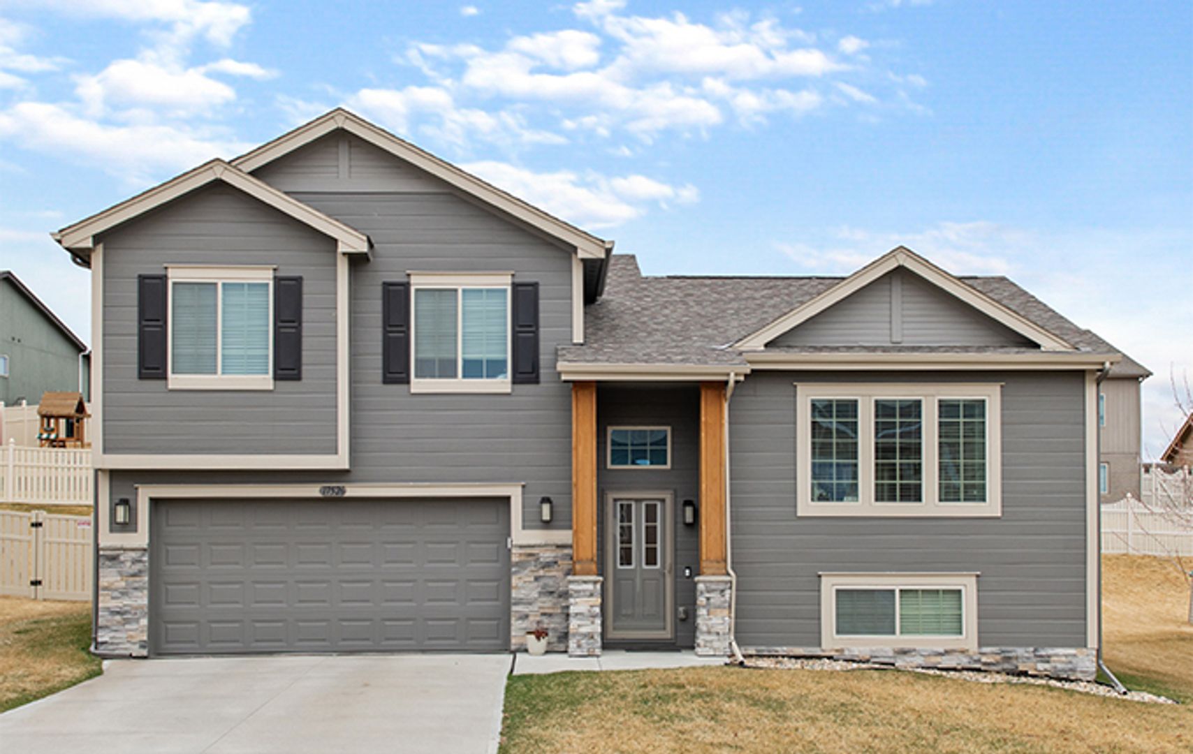 OMAHA House: 17526 GRAND AVENUE