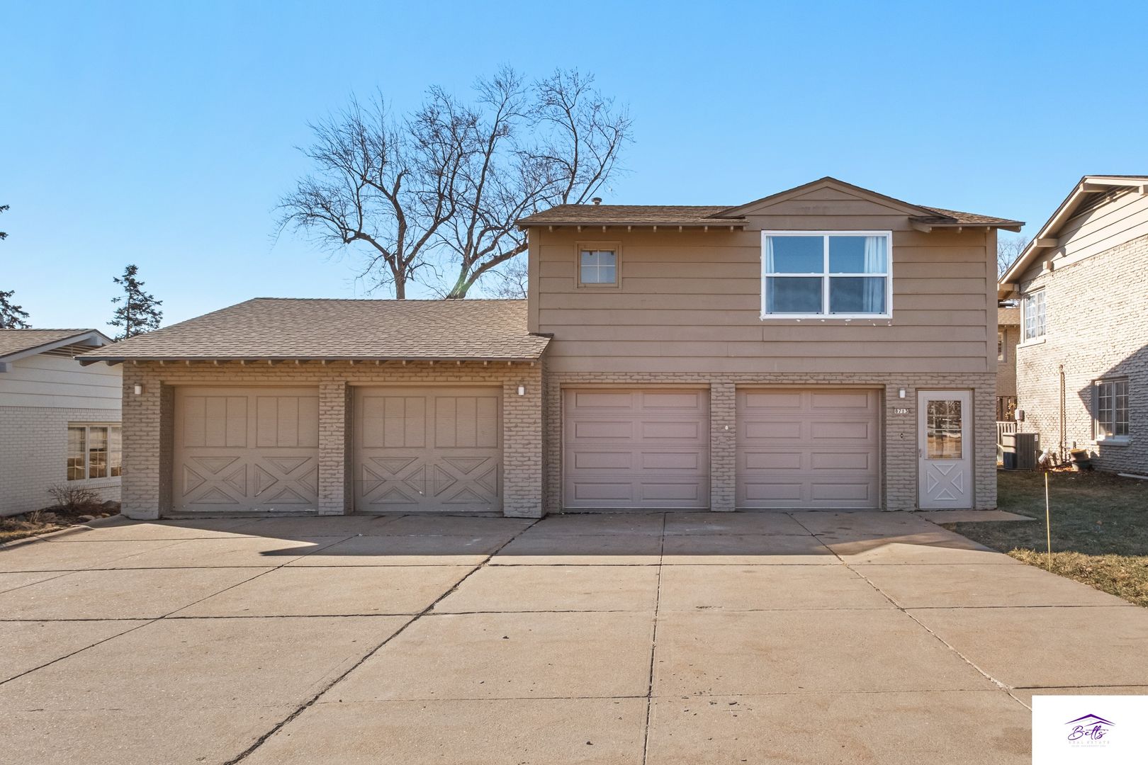 OMAHA Condo: 8713 INDIAN HILLS DR