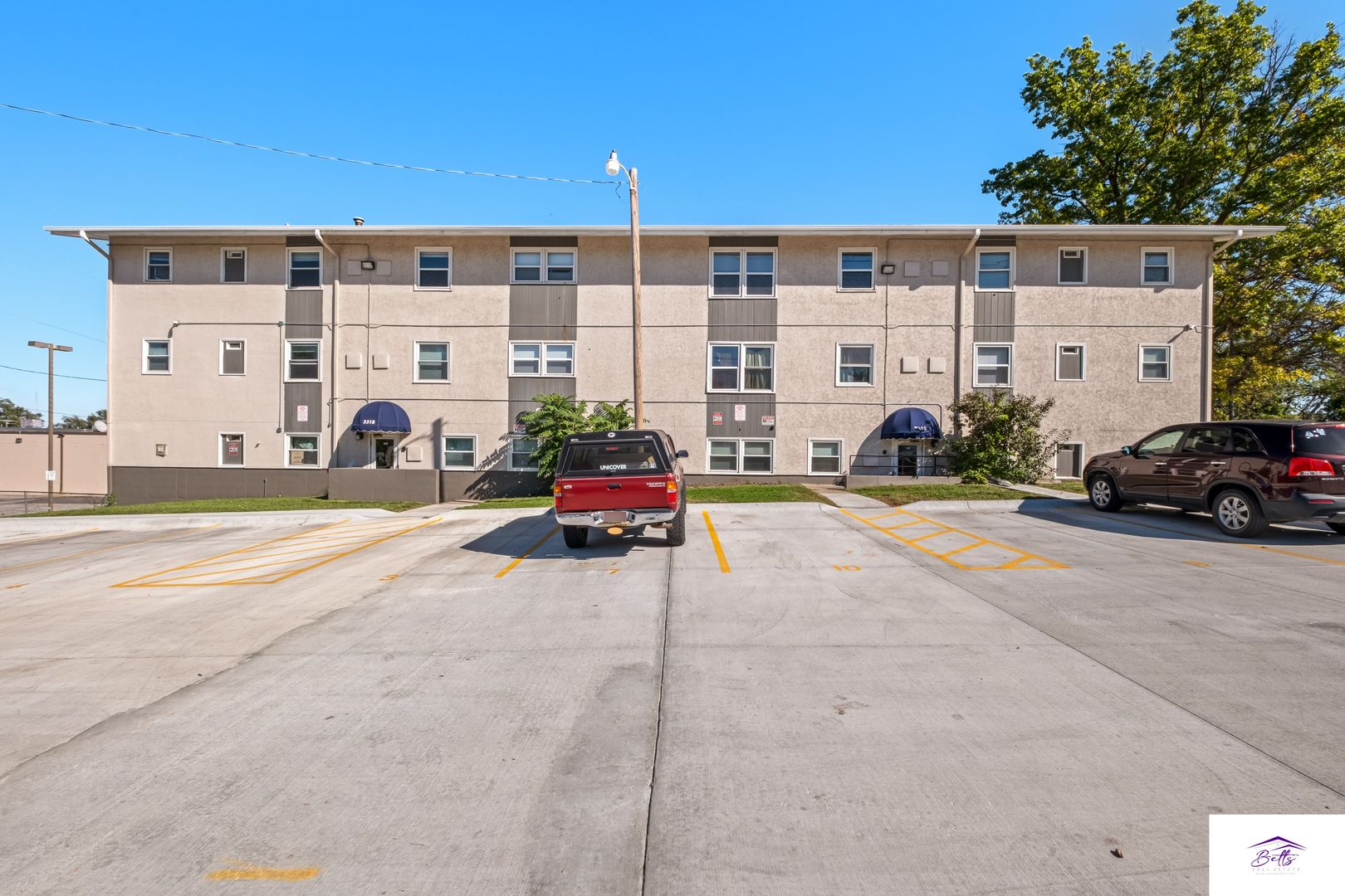 BELLEVUE Apartment: 3510-3518 GERTRUDE ST