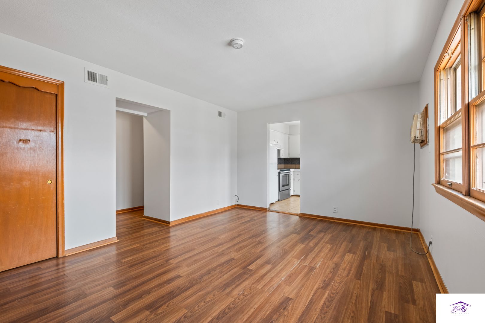 OMAHA Apartment: 1021 S 31ST ST