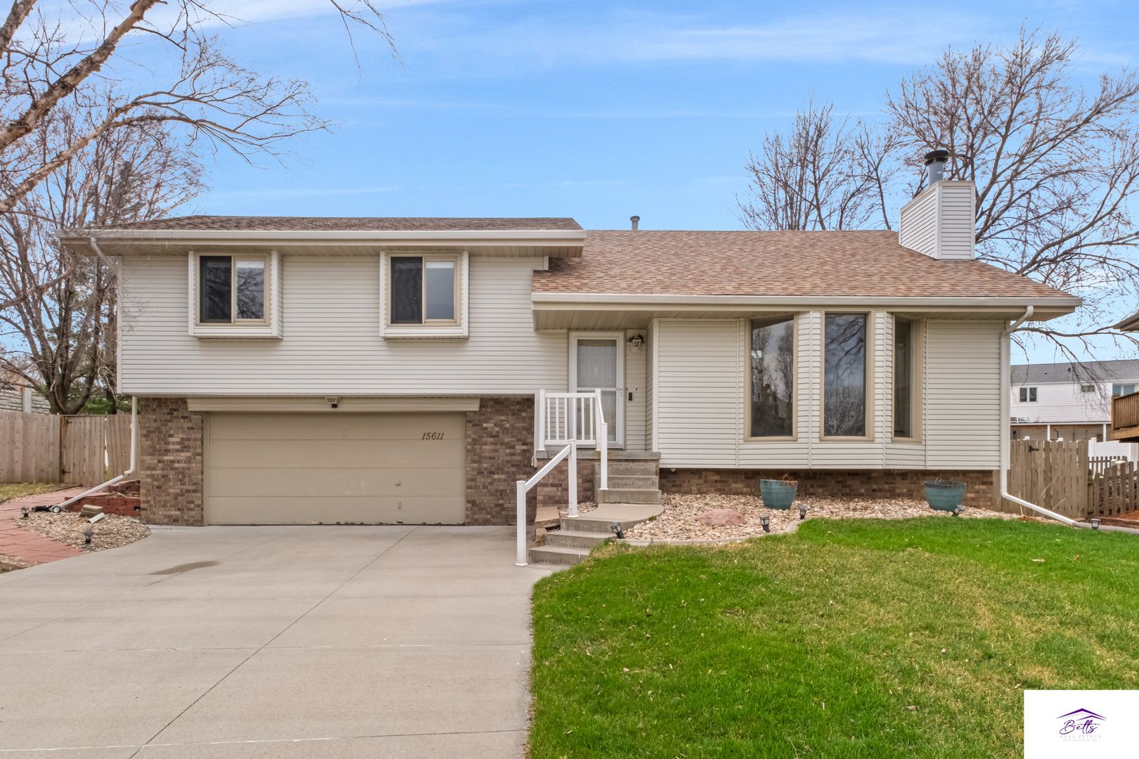 OMAHA House: 15611 FRANKLIN CIR