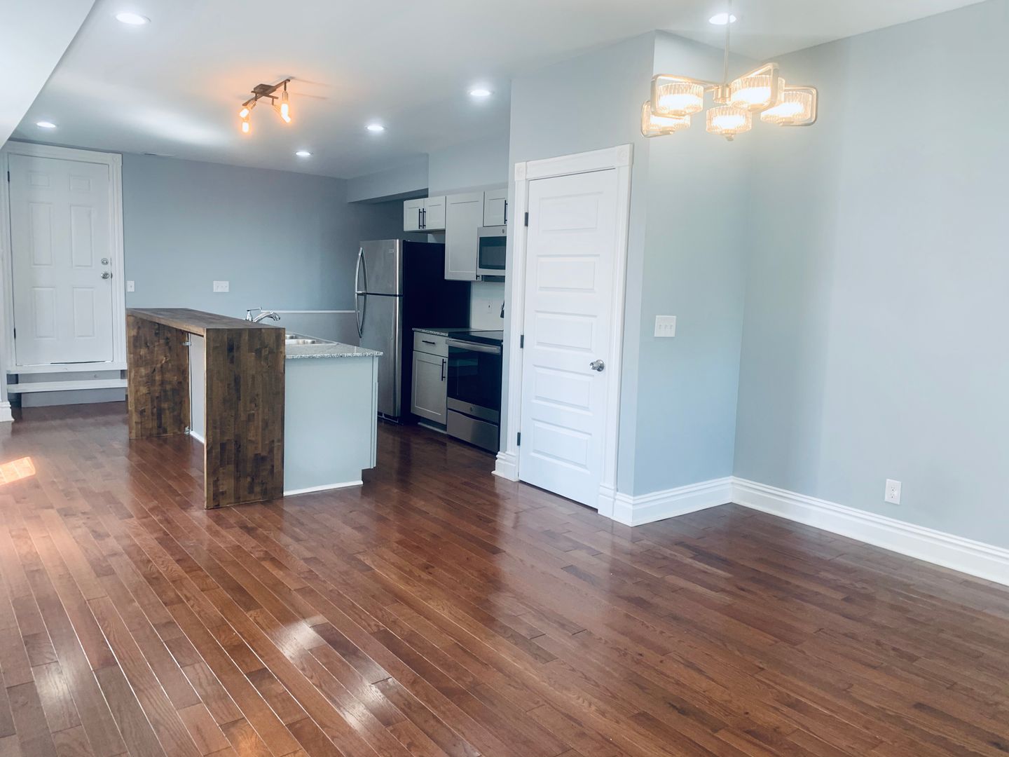 St. Louis Apartment: 2409-2411 S. 12th St