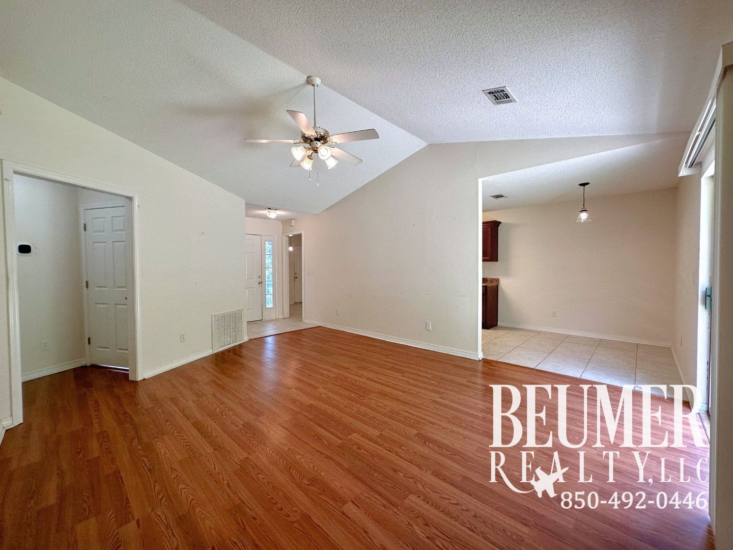 Pensacola House: 136 Carrier Drive