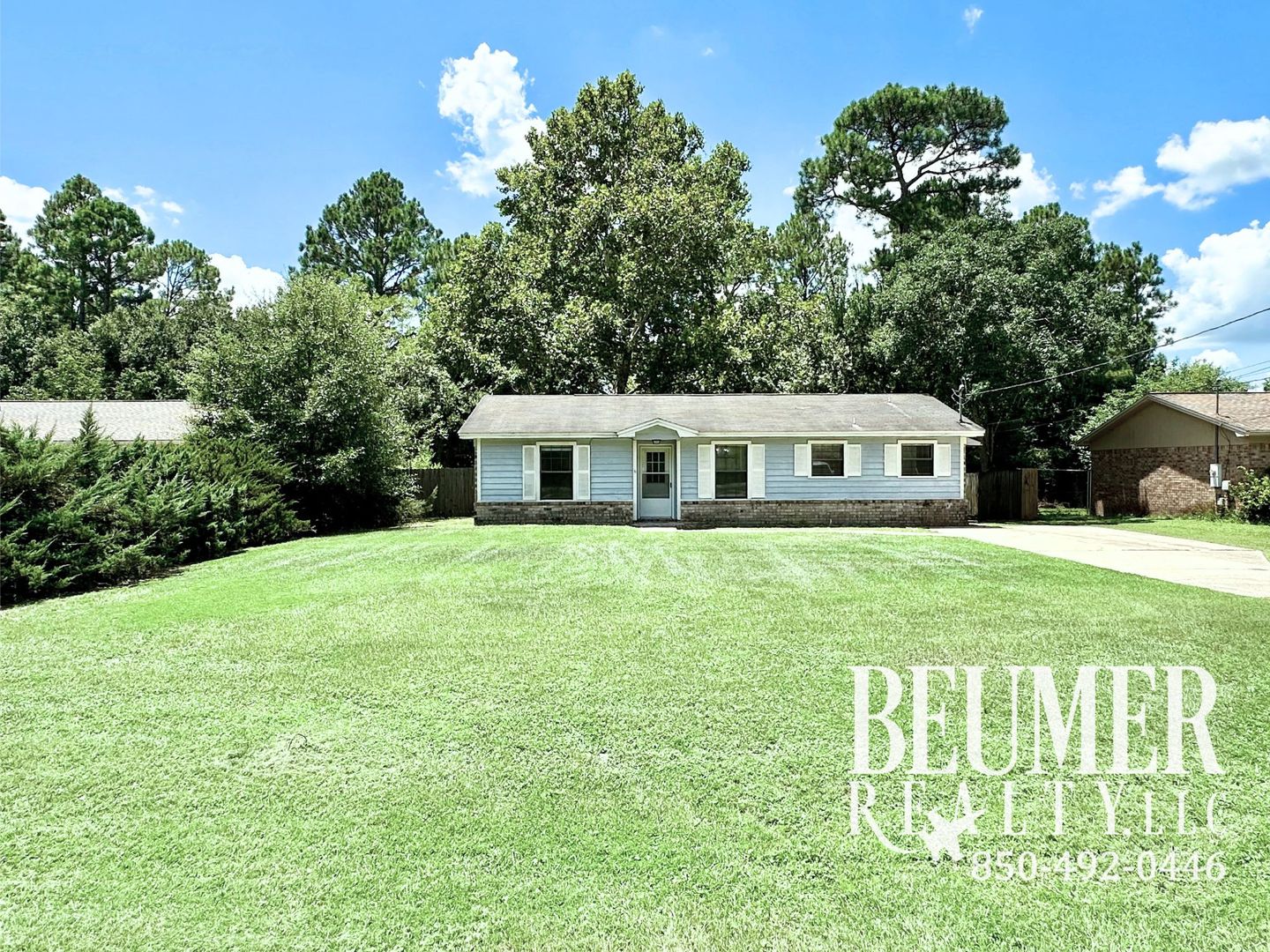 Pensacola House: 1017 Dog Track Rd.