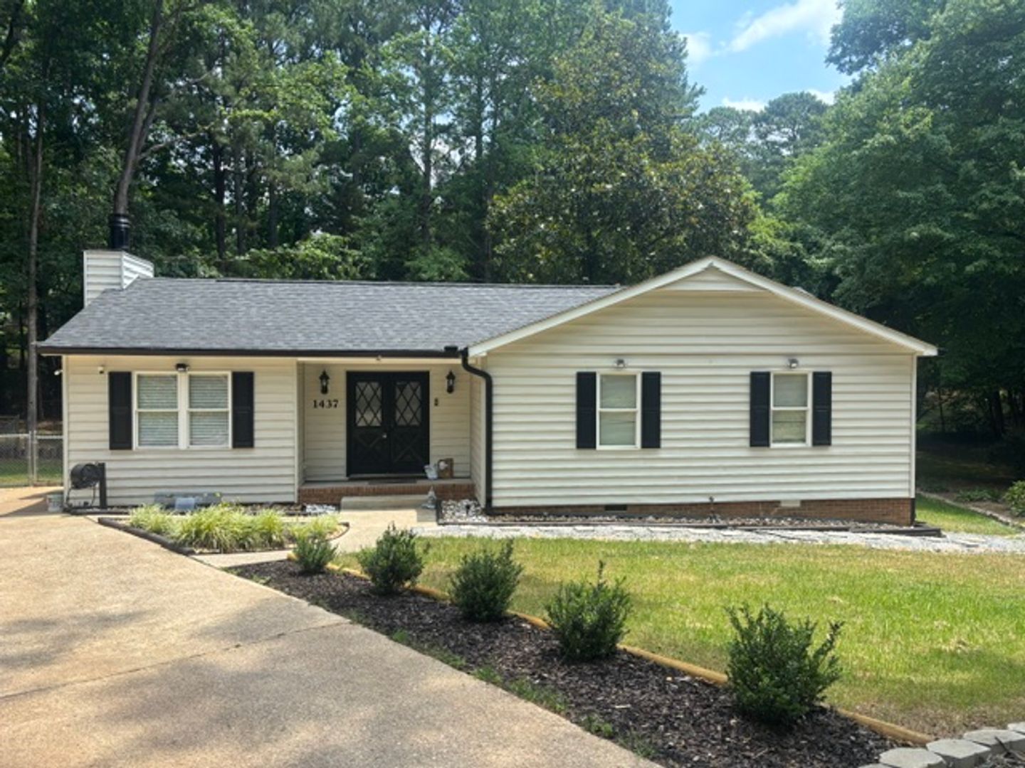 Cary House: 1437 Huntly Court
