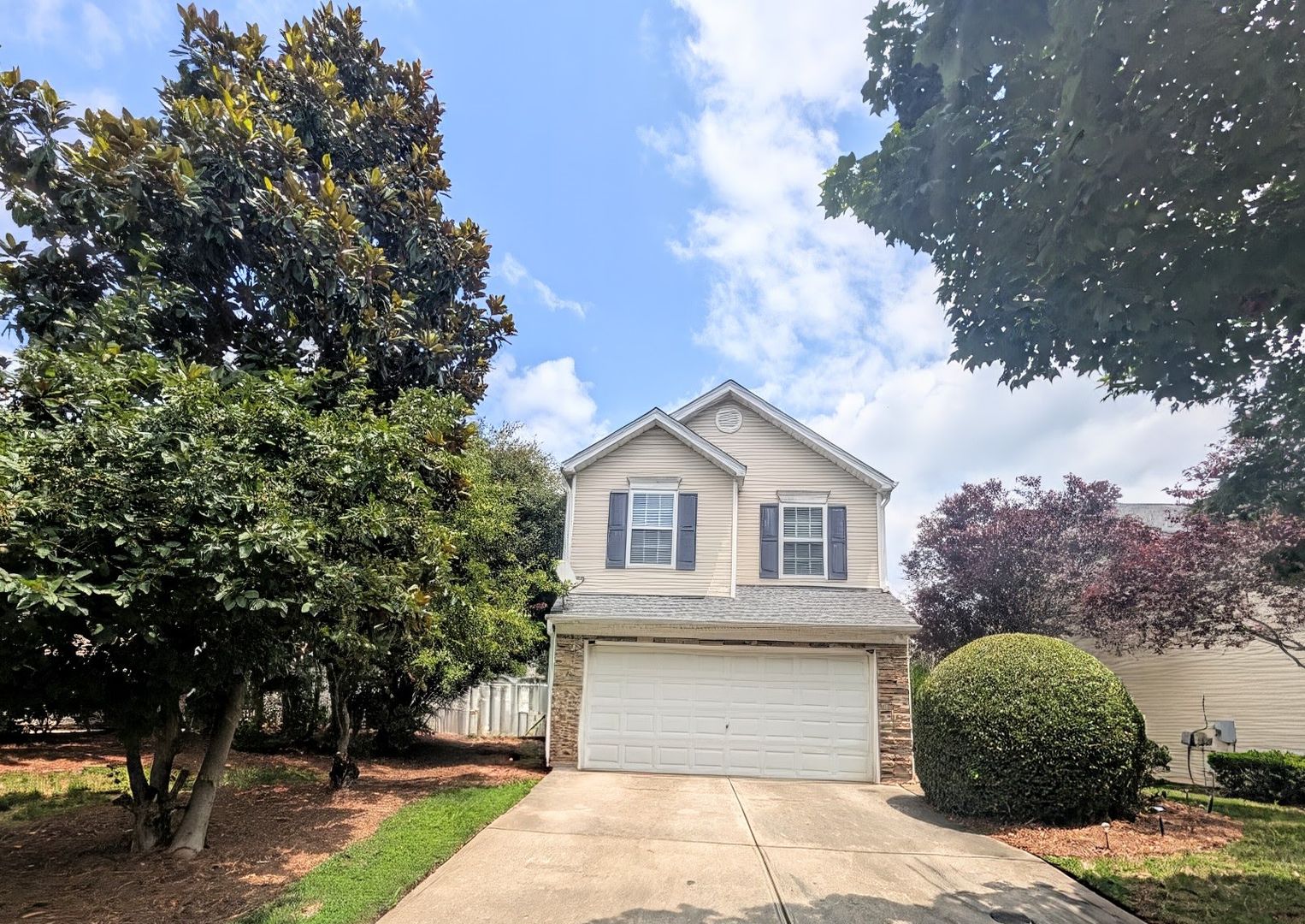 Holly Springs House: 404 Commons Drive