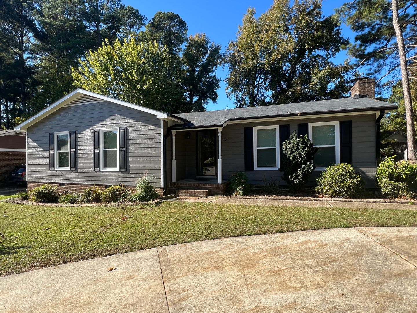 Cary House: 909 Southwest Maynard Road