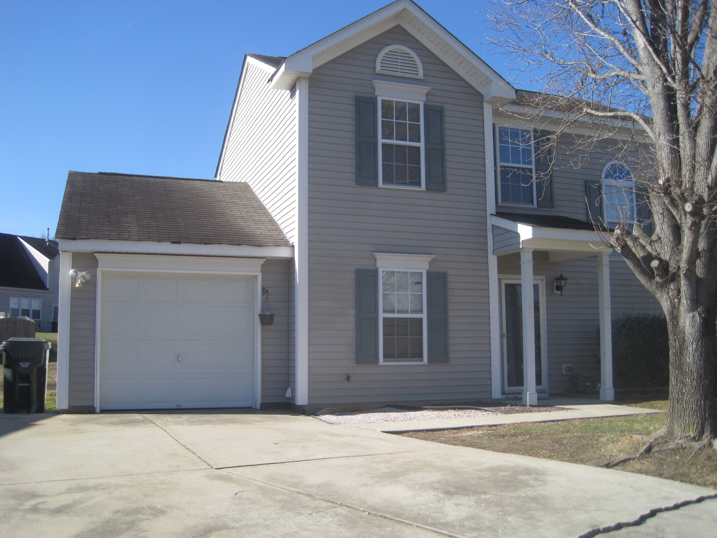 Raleigh House: 4405 Jordan Oaks Way