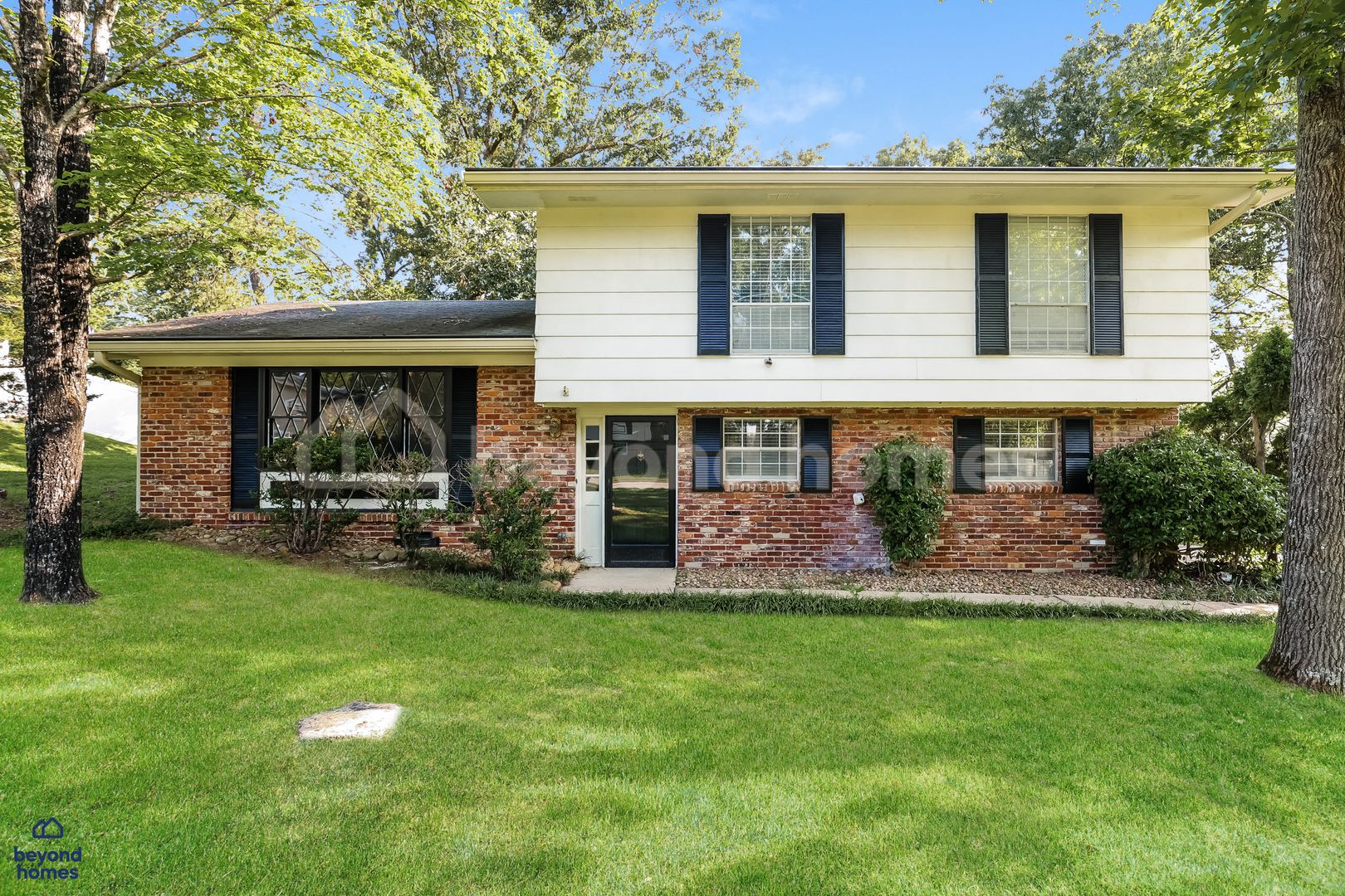 Hixson House: 819 Sutton Dr