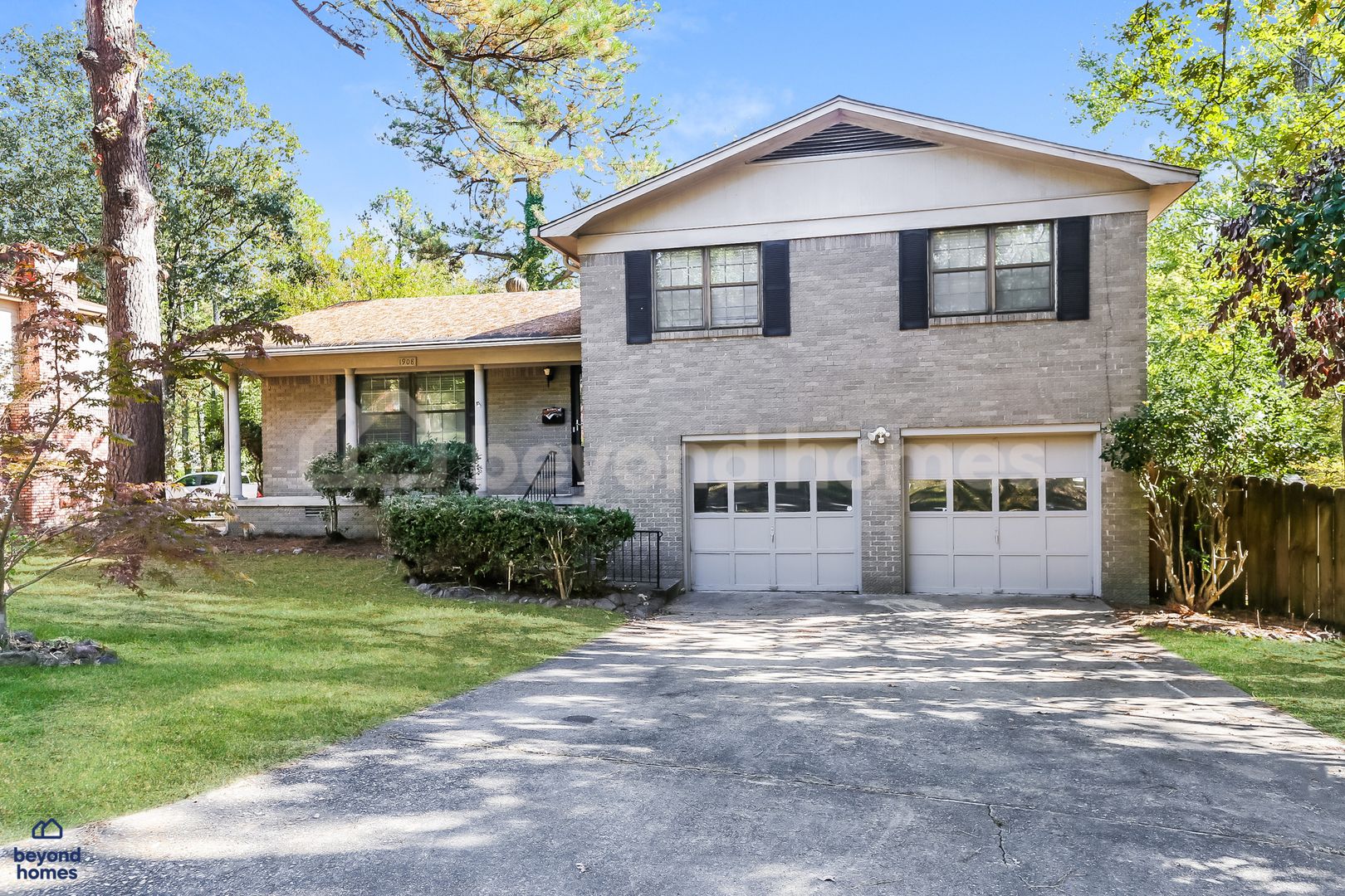 Little Rock House: 1908 Clapboard Hill Road