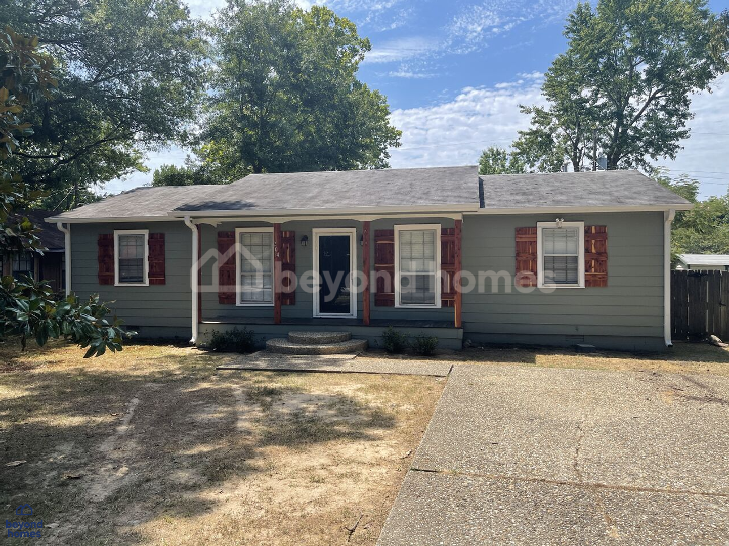 Sherwood House: 204 Calloway Avenue