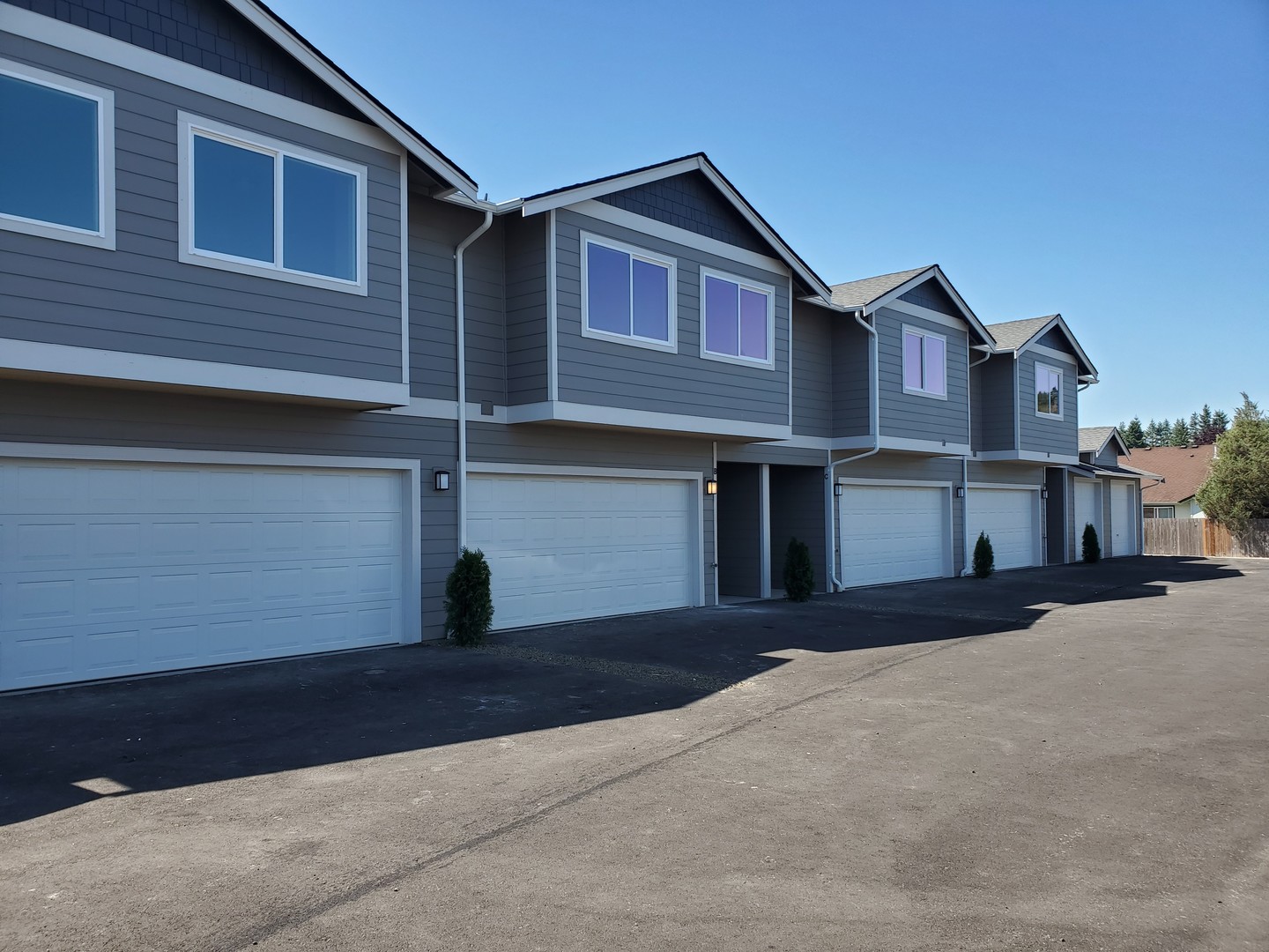 Centralia Townhome: 1877 Ahlers Ave
