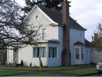Centralia Apartment: 931 E St