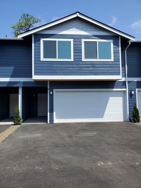 Beautiful 4 Bedroom in Centralia – photo 1
