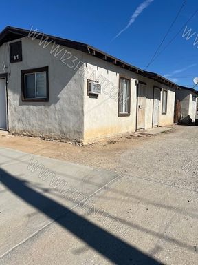 1BD/ 1BTH APT EAST PALMDALE