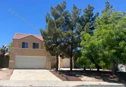 3BD/ 2.5 BTH TWO STORY SINGLE STORY HOME – photo 1