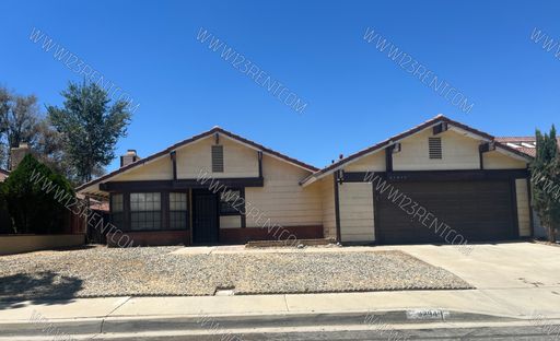3BD/ 2BTH SINGLE STORY FAMILY HOME LANCASTER WEST – photo 1