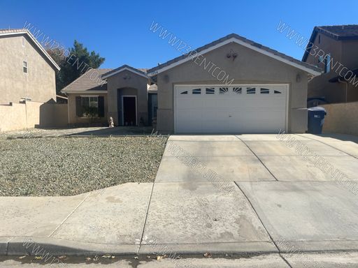 3BD/2BTH LANCASTER WEST SINGLE STORY HOME BONUS ROOM – photo 1